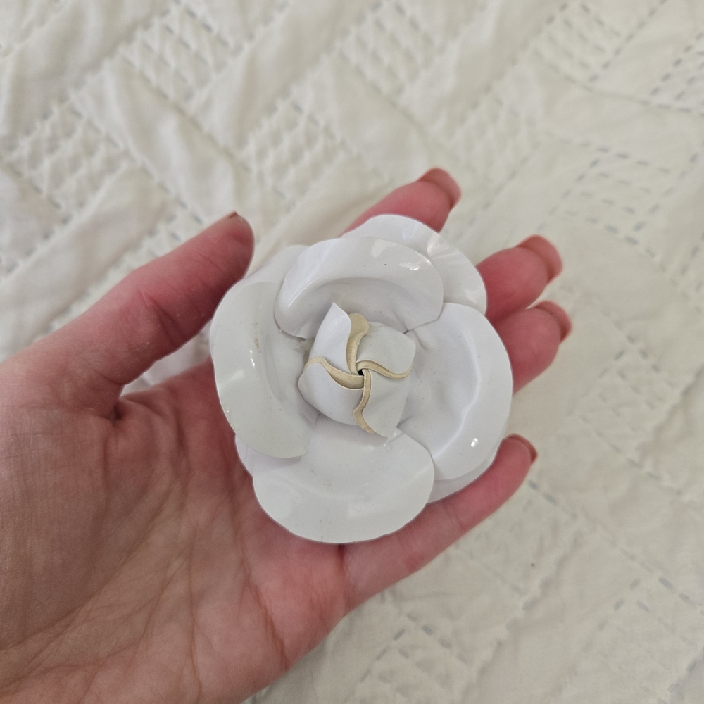 White Delicate Vintage Camellia Flower Brooch!